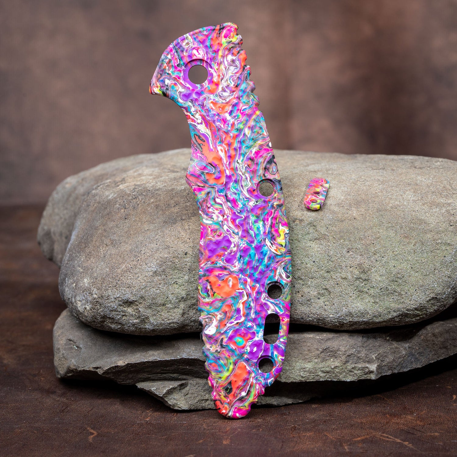 Hinderer XM - 18 3.5" Scale - Jerry Jizz Resin with Pistol Milling w/ Filler - Flaming Gorilla