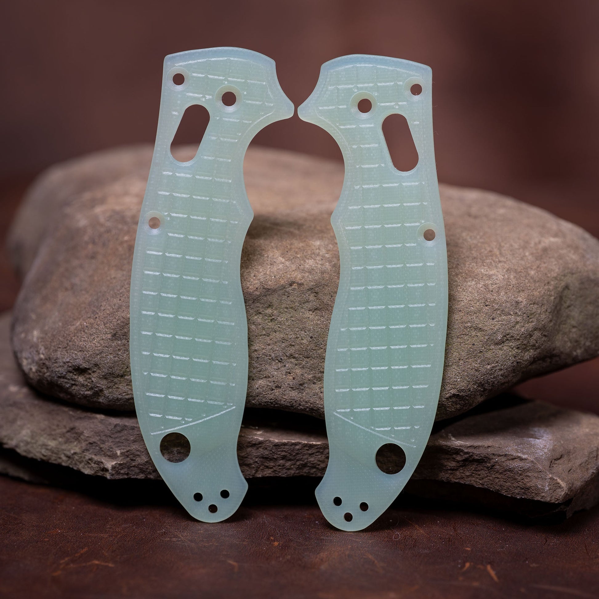 Spyderco Manix 2 Scales - Contoured Jade G10 Frag Milling - Flaming Gorilla