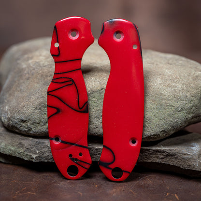 Spyderco Para 3 Scales - Contoured True Blood Kirinite - Flaming Gorilla