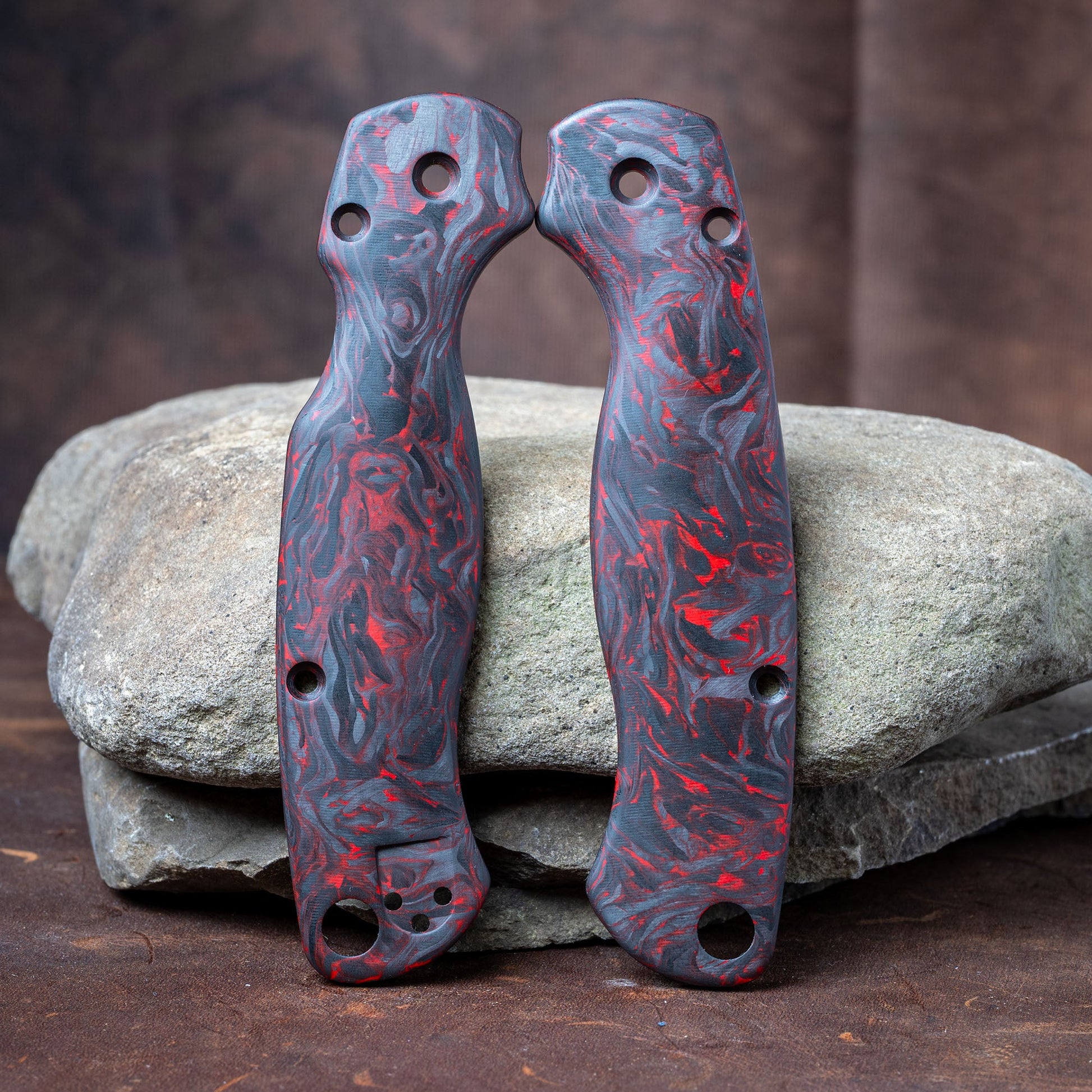 Spyderco Paramilitary 2 (PM2) FATASS Scales - Red and Black Marbled Carbon Fiber - Flaming Gorilla