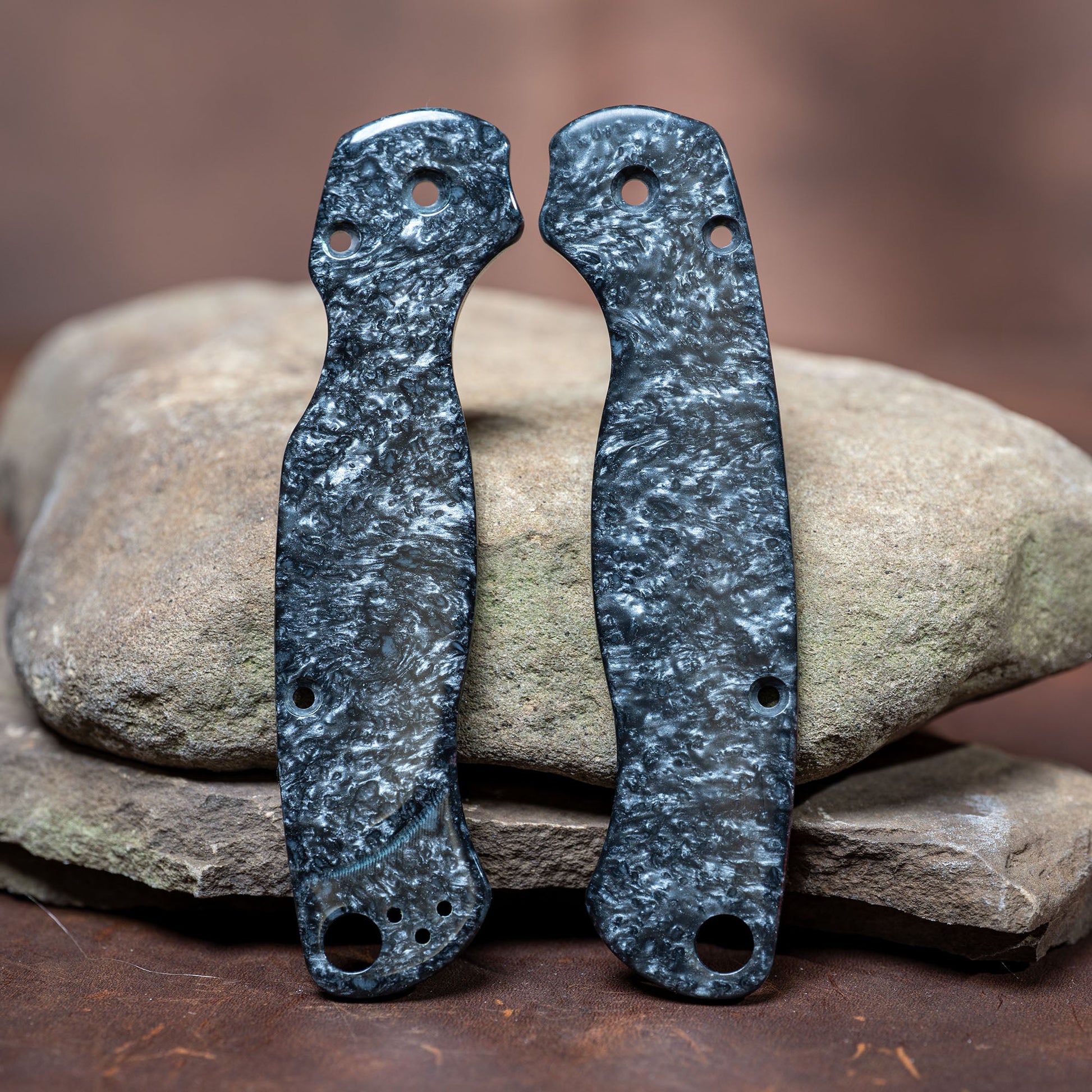 Spyderco Paramilitary 2 (PM2) Scales - Contoured Black Ice Kirinite - Flaming Gorilla