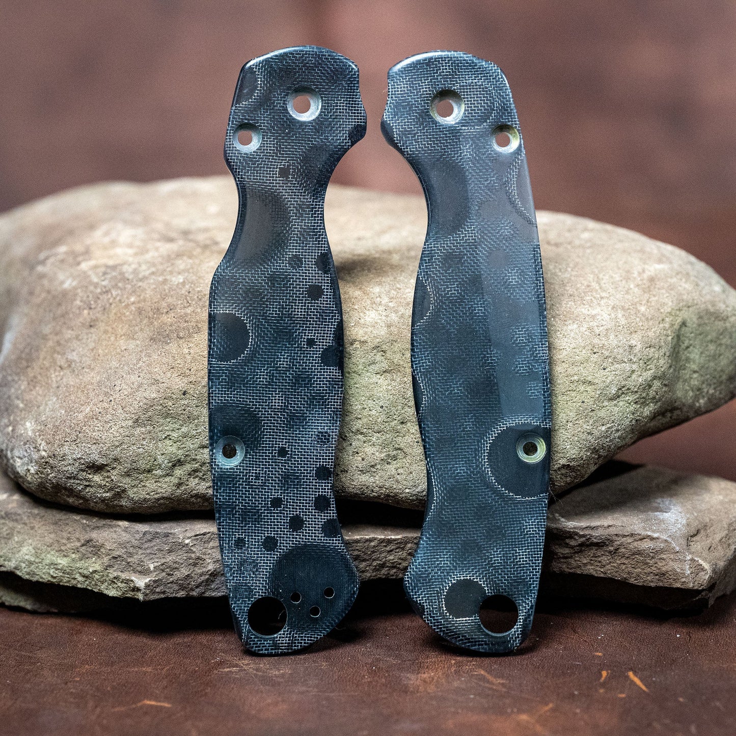 Spyderco PM2 Scales - Contoured Aluminum Infused Black Resin - Flaming Gorilla